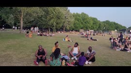 Numbers at Hyde Park increase as Londoners opt for enjoying the record breaking temperature in the park instead of a pub
