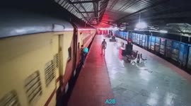 Alert cop rescues man who slipped while boarding train in central India