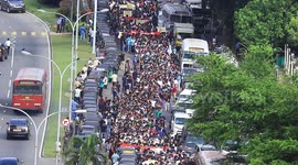 Sri Lankans continue to protest demanding President Gotabaya Rajapaksa to resign