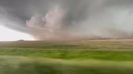 High winds pick up in North Dakota as dark storm moves in