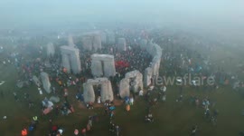 Crowds gather at Stonehenge for summer solstice after two years of COVID restrictions