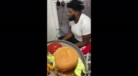 'Doubter guy refuses to eat the food cooked by his girlfriend while she was angry 
'