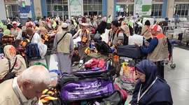 Palestinian Muslims arrive in Cairo ahead of pilgrimage to Mecca