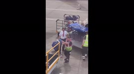 Pilot wins hearts by loading baggage at Edinburgh Airport amid staff shortages