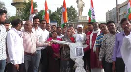 Members of India's Congress burn effigy of 'arrogant and dictatorial' PM Modi