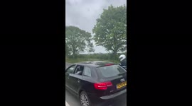 UK: Pizza Delivery Goes Extra Mile To Reach Customer In Car 2