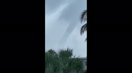 US: Funnel Cloud Spotted In St. Pete Beach, Florida