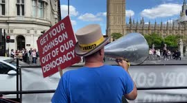 Anti Brexit activist Steve Bray and protesters chant “Tories Out!” as the protest bill comes into force