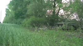 Russian riflemen blitz Ukrainian positions with tanks and rocket launchers