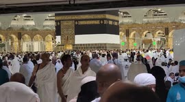 Muslim worshippers make pilgrimage to Mecca for first time since pandemic began