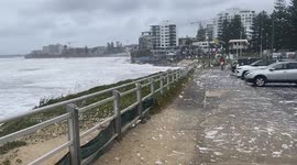 Australia: Snow-Like Sea Foam Sprays Cronulla Beach, NSW