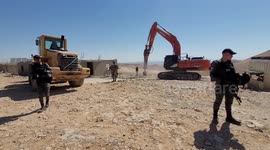 Israeli machineries demolishe a Palestinian house