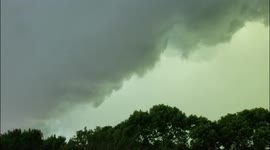 US: Skies Turn Green Amid Severe Weather In South Dakota 2