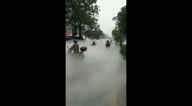 Bizarre scenes after fire extinguisher gas leaks onto Indonesian highway