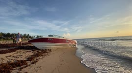 Undocumented Immigrant Boat from the Bahamas Lands in Delray Beach, Florida