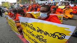 Sri Lankan Buddhist monks demanding president's resignation