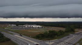 US: Huge Shelf Cloud Looms Over Tennessee