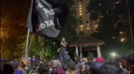 Massive protest leads Sri Lanka president to flee residence after storming by protesters