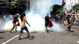 Sri Lanka unrest: Watch violent clashes erupt on streets of Colombo