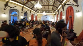 Sri Lankans occupy president's official residence