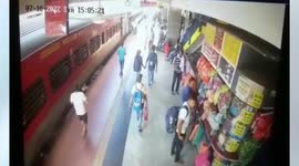 Alert cop rescues woman who slipped while boarding train in northern India