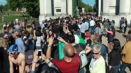 WNBR emerges from Wellington Arch
