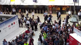 Colgate Electric ToothBrush Swap in London Waterloo Train Station goes Wrong