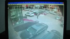 'Angry' man throws thousands of pounds of cash into the street