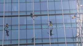 US dancers open Shanghai Art Festival with impressive sky ballet