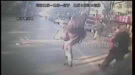 Helpful people return bundle of cash dropped by careless cyclist