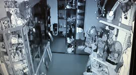 FALLING HEAD IN HAUNTED ANTIQUES CENTRE