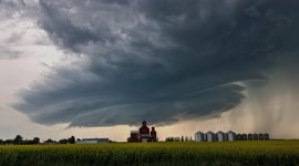 Gorgeous time-lapse of supercell thunderstorm in Duval, Canada