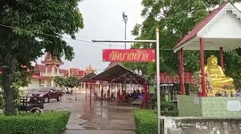 Hero Buddhist monks saves boy, 13, suffering leg cramps in river in Thailand