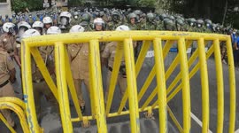 Sri Lankan troops tear down protest camp outside the President's office