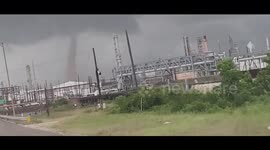 US: Large Waterspout Spotted Over Sabine Lake In Port Arthur, TX 2