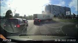 Dramatic moment truck slams into lamp post in Russian capital
