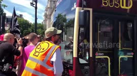 Tensions in central London as 'Just Stop Oil' protesters block roads