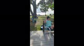 Genius man builds perfect kid swinging hack