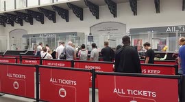 Electric issues lead to travel delays and long queues at King's Cross station