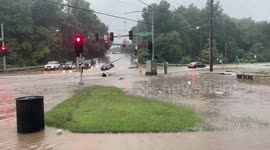 US: Severe Weather Brings Heavy Rains And More Flooding To St. Louis Area 4