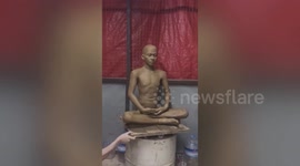 This Burmese artist makes incredible silicone dolls of Buddhist monks