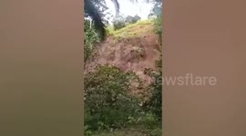 Heavy rains trigger landslide in Philippines mountainside
