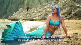 Professional mermaid aims to protect oceans with reusable makeup pads