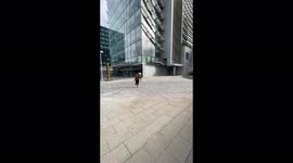 'Young man spectacularly fails while parkouring in Madrid
'