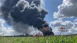 UK: Massive Fire Erupts At Industrial Estate In Ranskill, Nottinghamshire 2