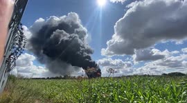 Black smoke billows from fire at industrial park in Nottinghamshire