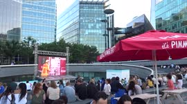 Outdoor cinema and bars attract crowds to More London Riverside