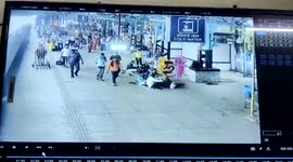 Alert cop saves woman who slipped while boarding running train in central India
