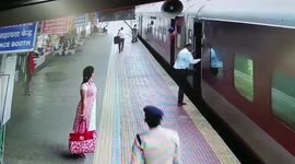 Alert cop saves elderly woman, son trying to board moving train in eastern India