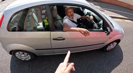 UK motorist unleashes foul-mouthed tirade after cyclist confronts him over close overtake